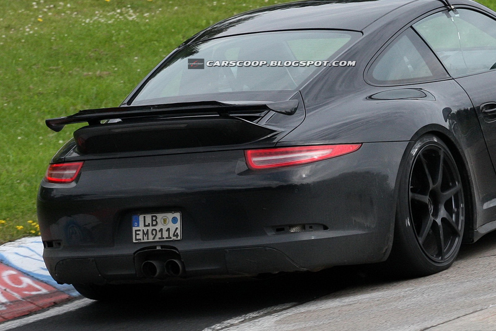 [New-Porsche-911-GT3-2013-10%255B7%255D.jpg]
