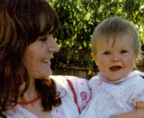 [mum%2520%2526%2520me%2520at%2520mama%2527s%255B2%255D.jpg]