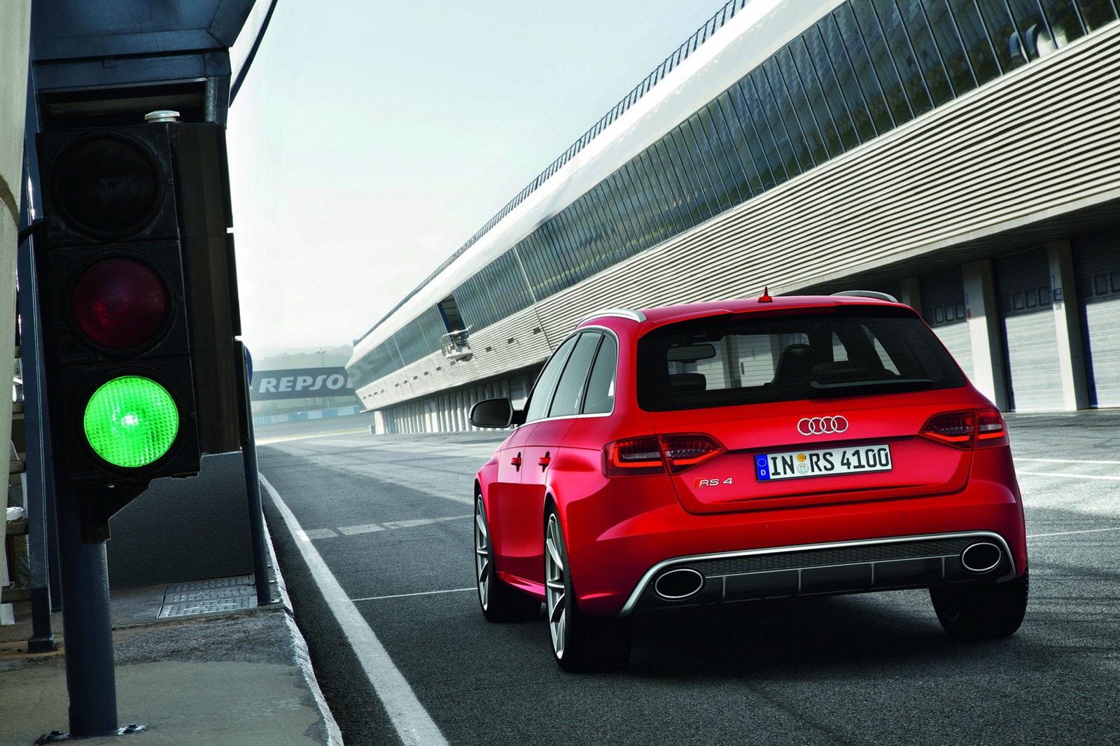 [2013-Audi-RS4-Avant-17%255B2%255D.jpg]