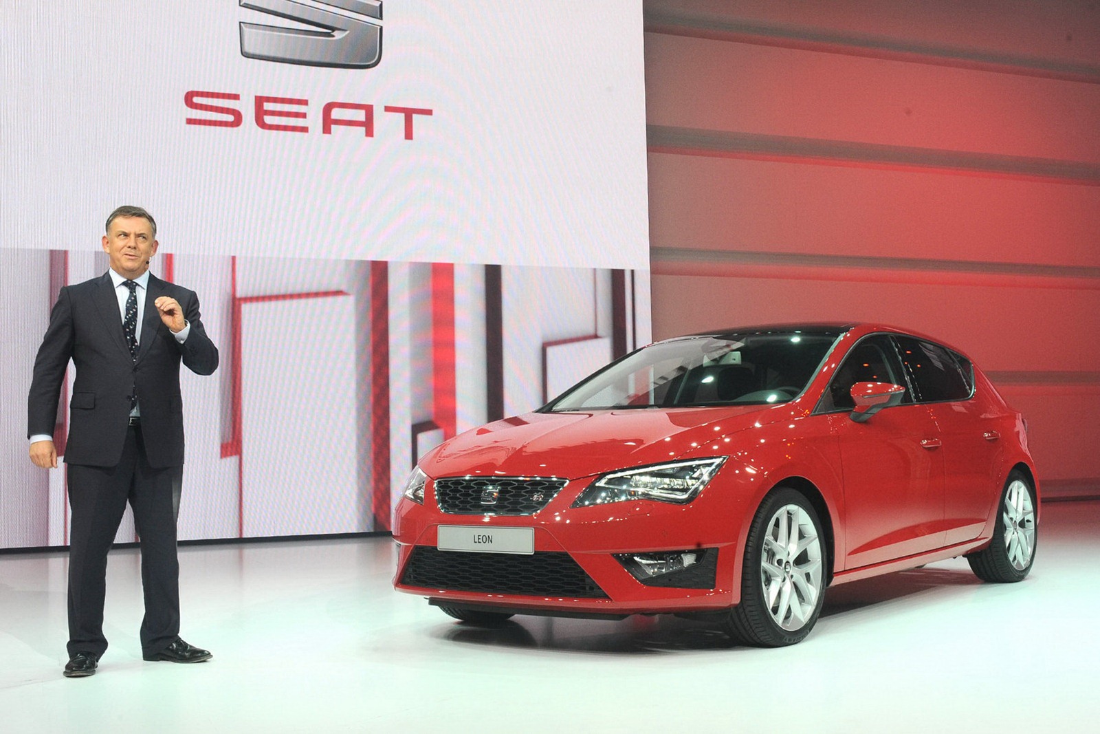 [SEAT-Leon-2013-04%255B2%255D.jpg]