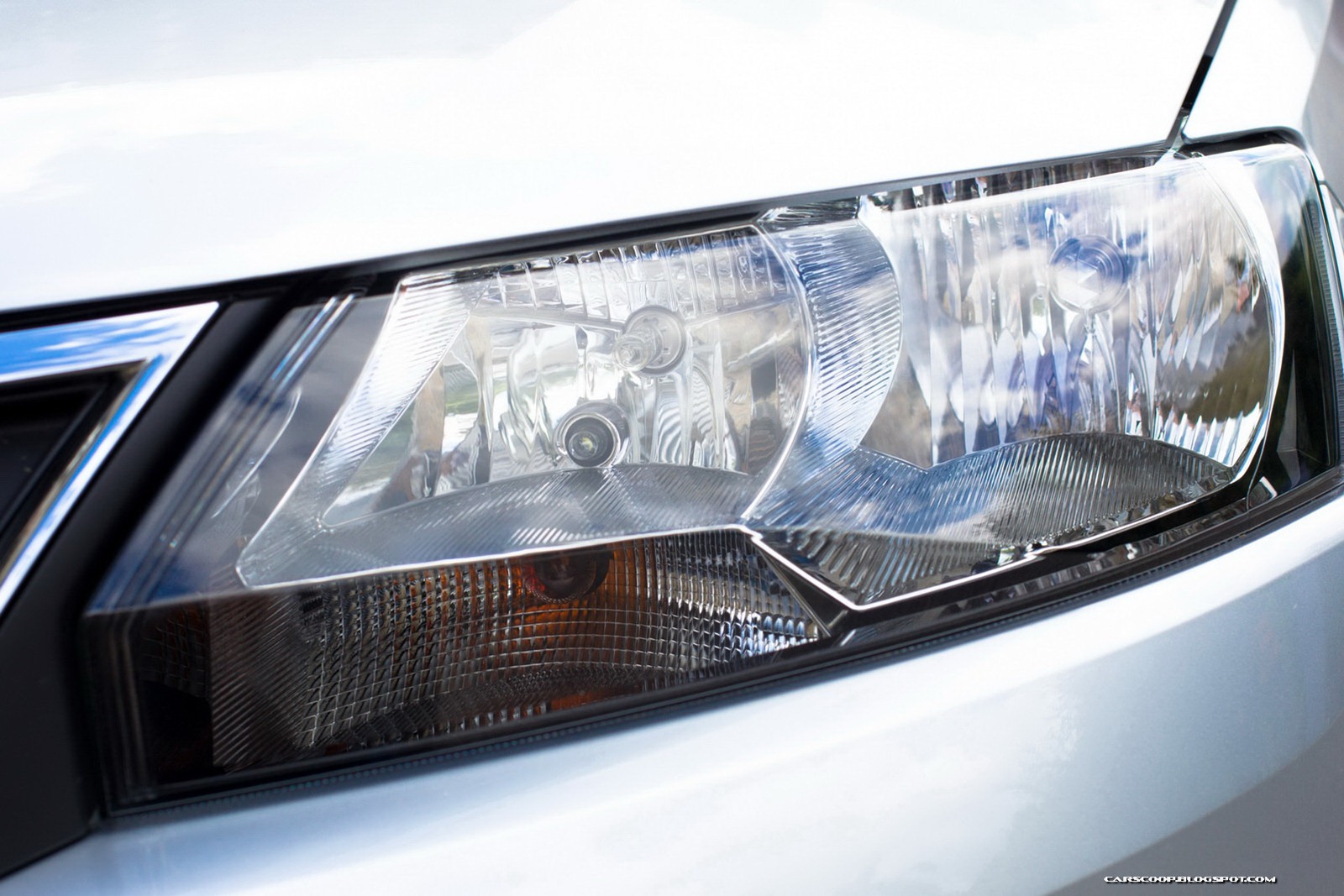 [2013-Skoda-Rapid-33%255B2%255D.jpg]