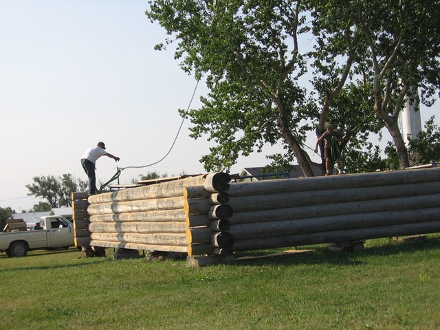 [houseerection0453.jpg]