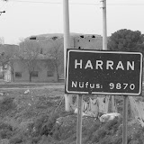 Harran - Panneau entrée nb dhab.JPG