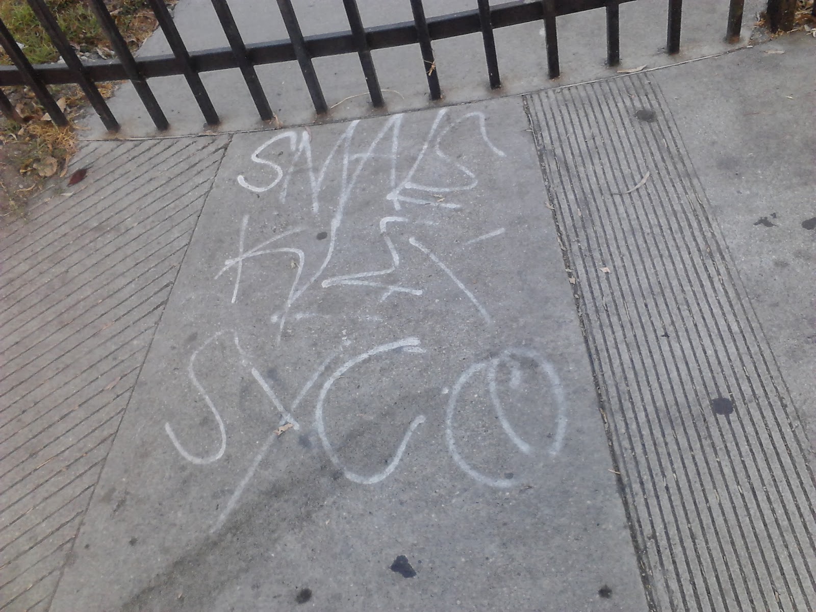 crip gangs graffiti School yard crip 3x