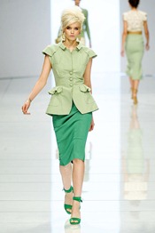 ERMANNO-SCERVINO-SPRING-2012-RTW-PODIUM-004_runway