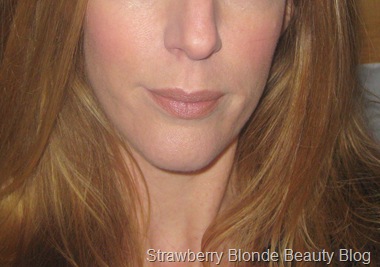 Burberry-Nude-Cashmere-Lipstick-swatch-review