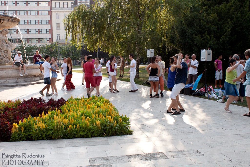 [people_20120708_dancing%255B2%255D.jpg]