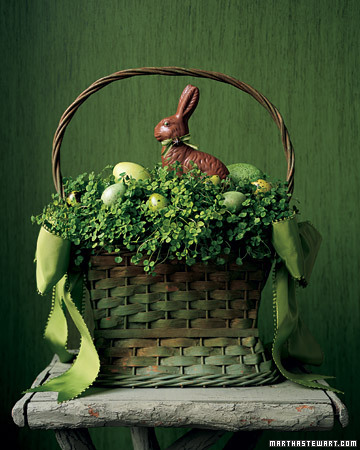 Hannah Milman created this clover basket for Easter a while back. I love the way it turned out. (marthastewart.com)