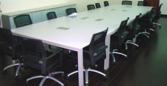 MESA DE JUNTAS 325