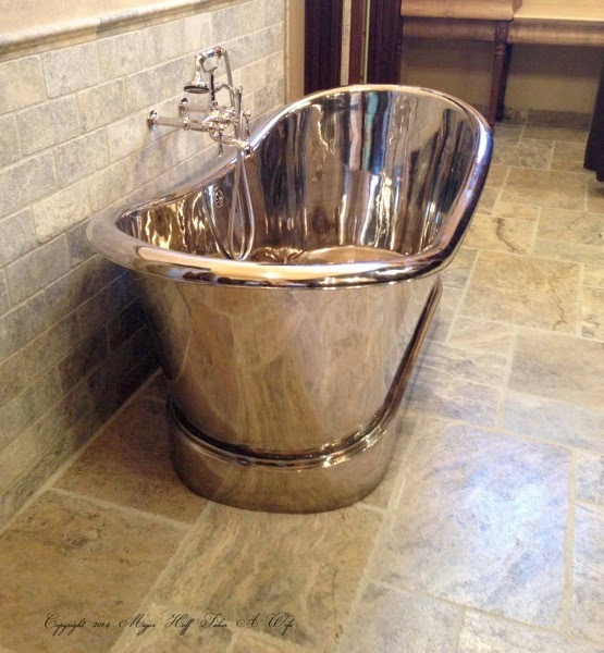 Master bath soaking tub.jpg Master bath soaking tub