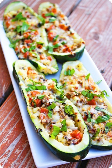 Spicy Italian Stuffed Zucchini Boats – Healthy, low-carb stuffed zucchini with sausage, tomatoes and mushrooms. So scrumptious! | thecomfortofcooking.com