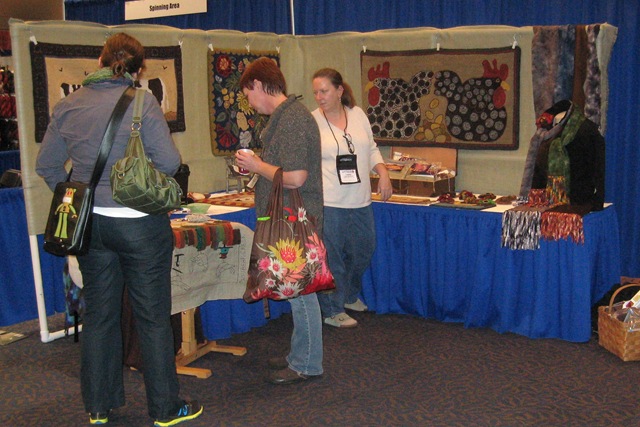 [20121207-ARFiberArtsExtra%2520%2528149%2529%255B2%255D.jpg]