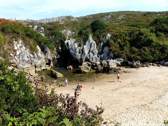playa-de-gulpiyuri-asturias.JPG