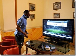 Mandanda jugando f&uacute;tbol