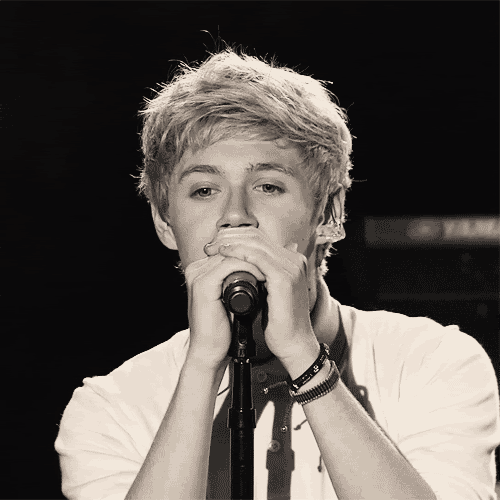 [niallsexylook%255B3%255D.gif]