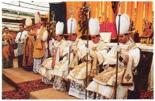[Bishops_Consecrated-econe-1988%255B4%255D.jpg]