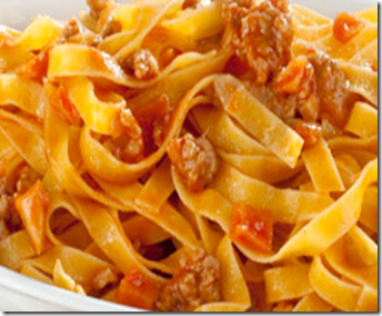Tagliatelle con porcini e salsiccia 