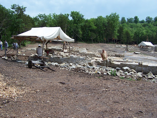 Workers put together the foundation of the fortress.