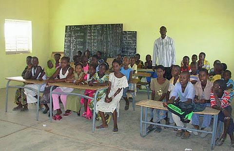 [fortier_voa_mauritania_refugee_education_480_nov2011%255B2%255D.jpg]