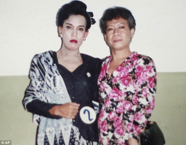 [evie%2520bo%2527s%2520tranny%2520nanny%255B3%255D.jpg]