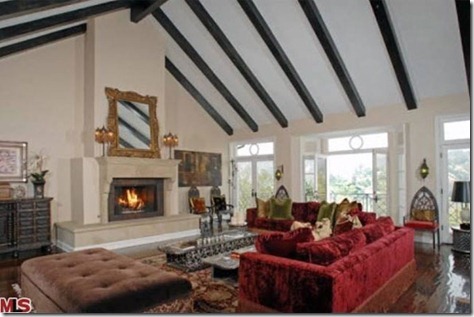 simpson-sofa-fireplace-mirror-black-red-beams-windows-590np041311