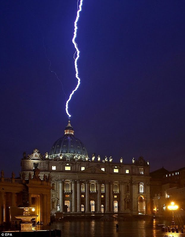 rayo-vaticano.jpg