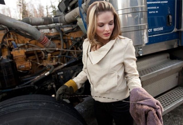 [lisa-kelly-truck-driver-2%255B2%255D.jpg]