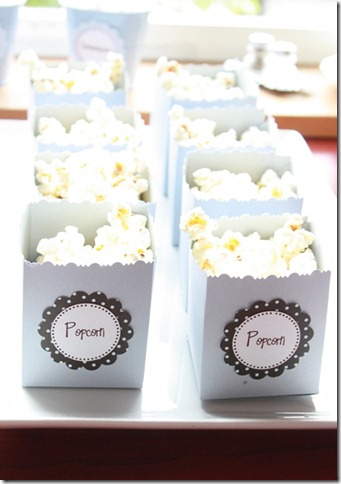 popcornbøtter lyseblå popcornboks dåp