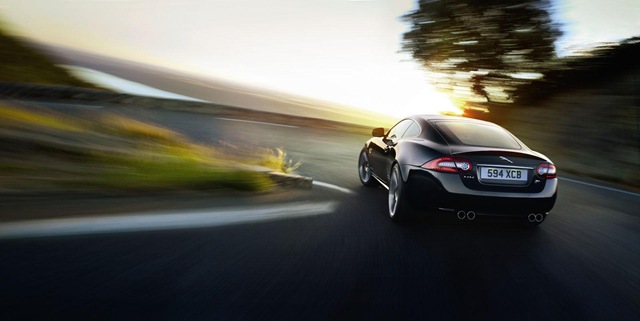 [Jaguar%2520XK%2520And%2520XKR%2520Special%2520Artisan%2520Edition%25203%255B4%255D.jpg]