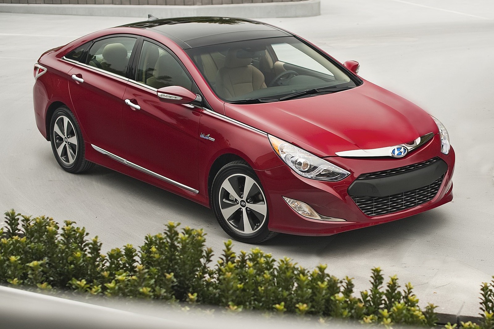 [Hyundai-Sonata-Hybrid-2%255B2%255D.jpg]