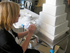After stamping the cake with the peacock print, Wendy then stenciled over it with royal icing to give it more drama.