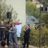15-Otra imagen donde se puede ver la placa descubierta.