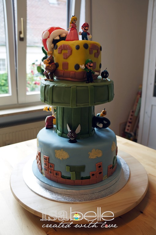 [Super%2520Mario%2520Torte%2520Christopher%2520%252802%2529%2520created%2520by%2520Isabelle%255B4%255D.jpg]