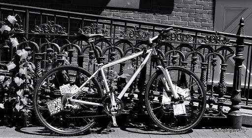 Hartford, Noir et blanc, Hartford, Noir et blanc,