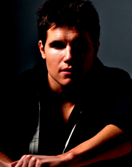 [Robbie-Amell%255B16%255D.png]
