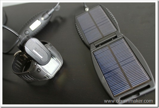 Garmin FR910XT getting charged via solar pack