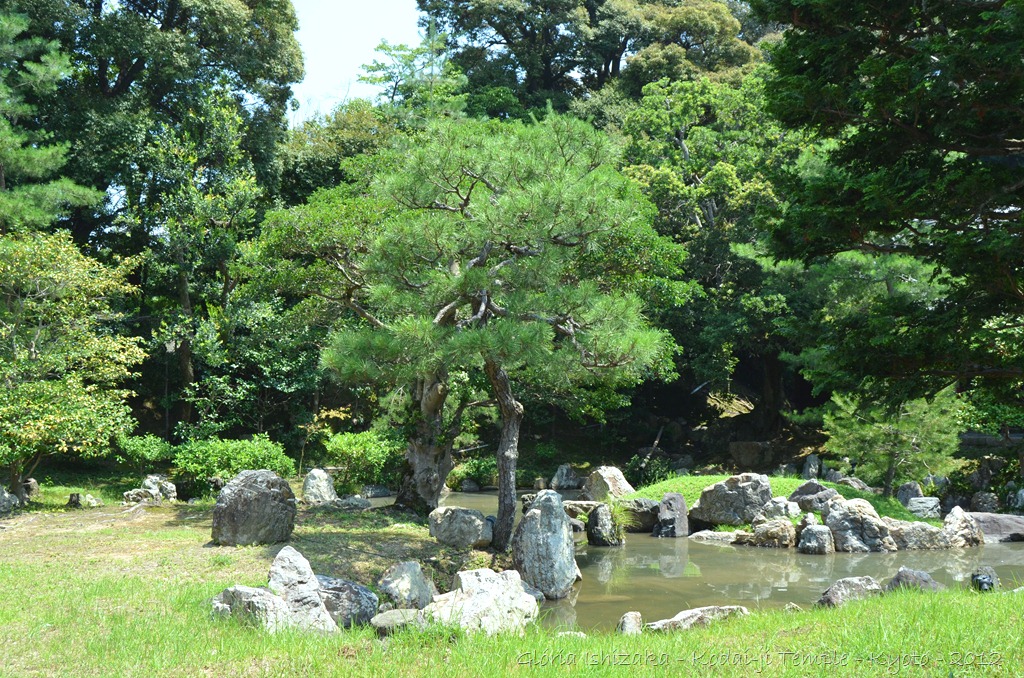 [Gl%25C3%25B3ria%2520Ishizaka%2520-%2520Kodaiji%2520Temple%2520-%2520Kyoto%2520-%25202012%2520-%252014%255B6%255D.jpg]