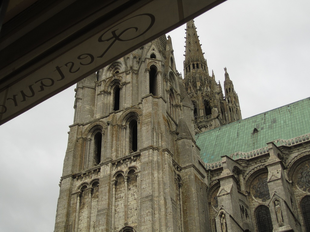 [View%2520of%2520the%2520Cathedrale%2520from%2520our%2520table%255B5%255D.jpg]
