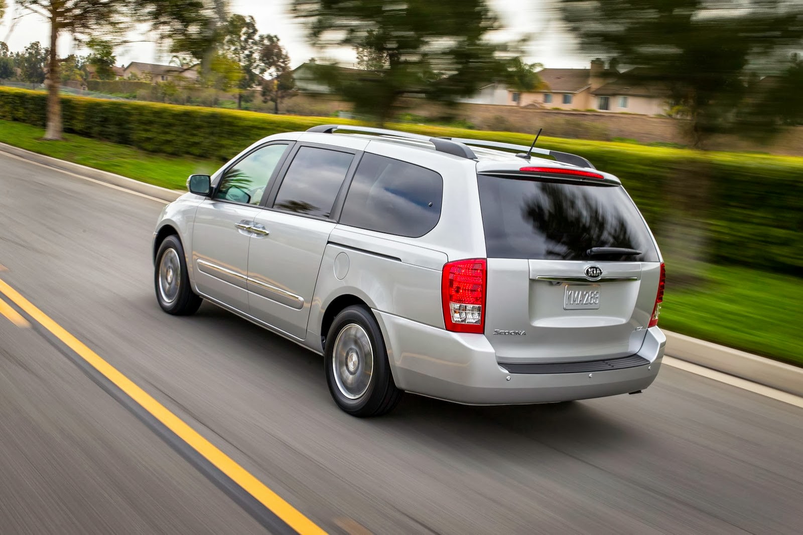 [2013-Kia-Sedona-5%255B2%255D.jpg]