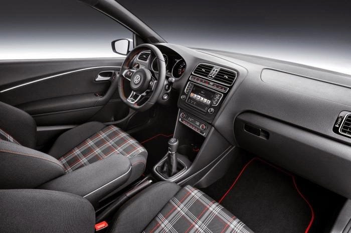 [2015-Volkswagen-Polo-GTI-18-700x466%255B4%255D.jpg]