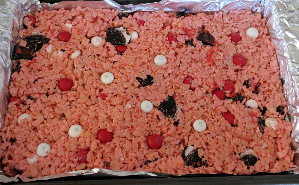 [Candy%2520Cane%2520Oreo%2520White%2520Chocolate%2520Peppermint%2520M%2526Ms%2520Rice%2520Krispies%2520Treats%255B4%255D.jpg]