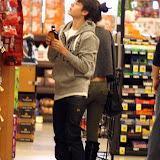 Justin Bieber and Selena Gomez Grocery Shopping in Encino