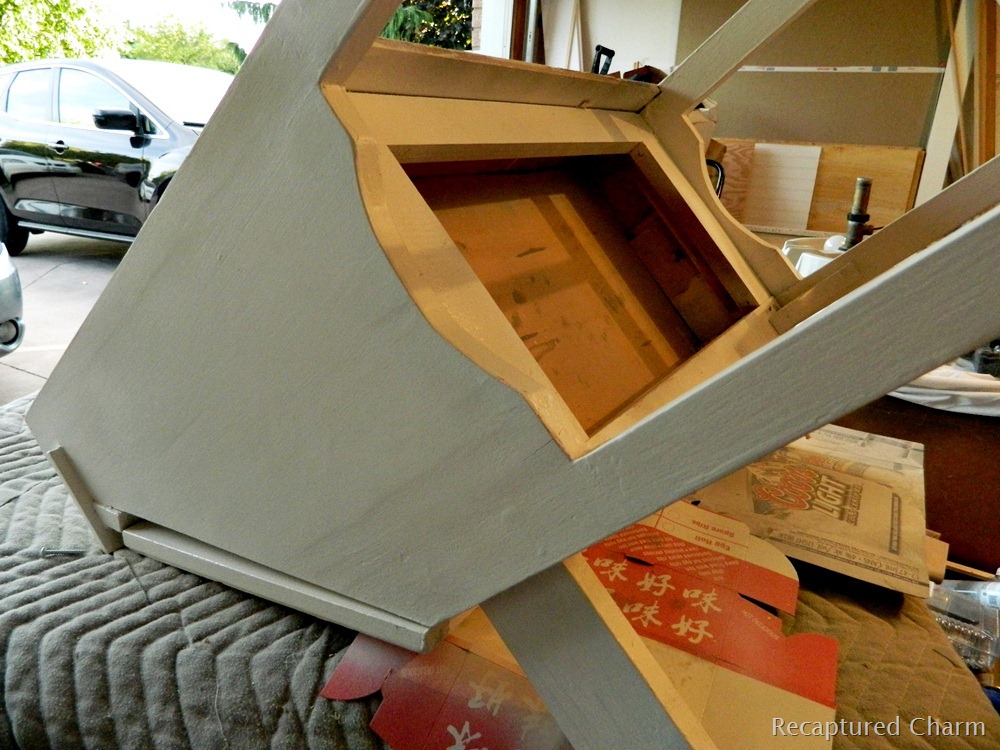 [secretary%2520desk%2520022a%255B8%255D.jpg]