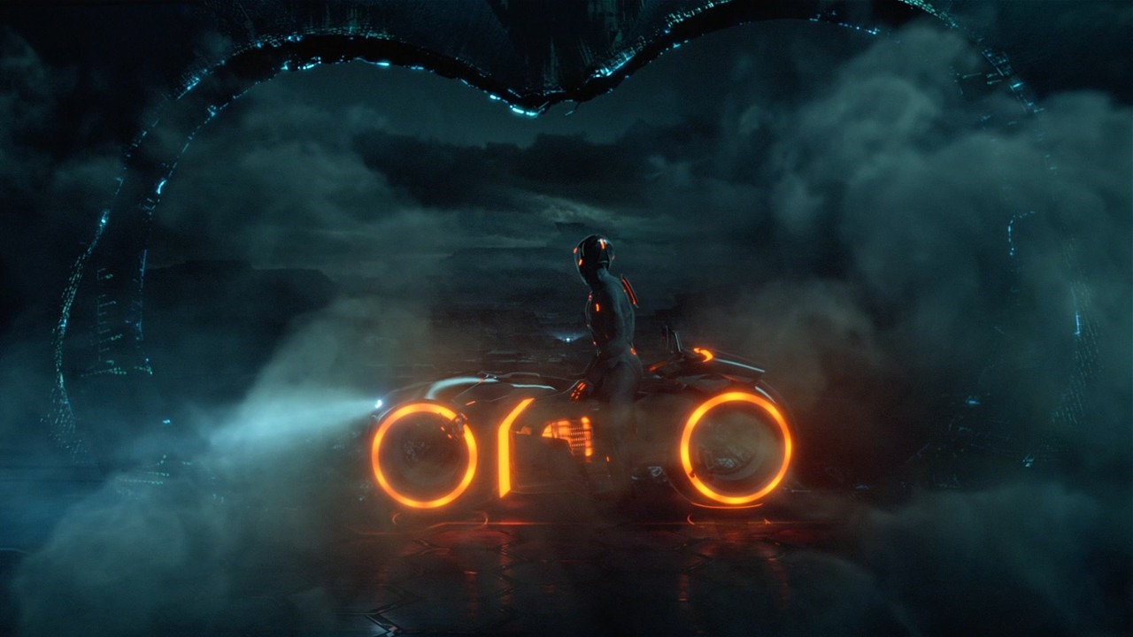[Tron-Legacy-Rinzler-Watches-the-Esca%255B2%255D.jpg]
