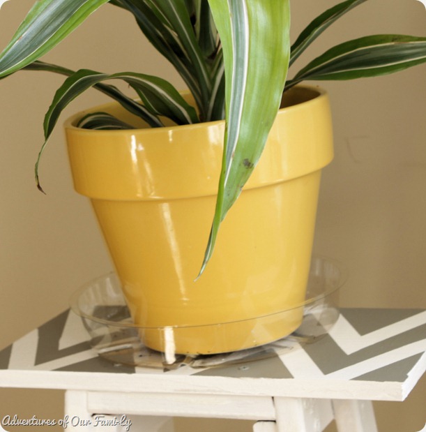 plant stand chevron diy