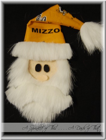 santa
shirt applique with mizzou hat {A Sprinkle of This . . . . A Dash of That}