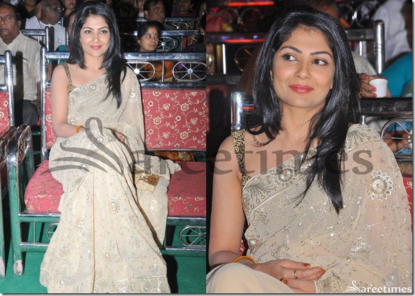 Kamalini_Mukherjee_Cream_Embroidery_Saree Kamalini_Mukherjee_Cream_Embroidery_Saree