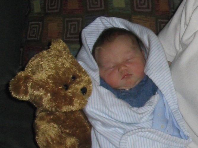 [Baby-First-Pictures---28-07-2005-105.jpg]