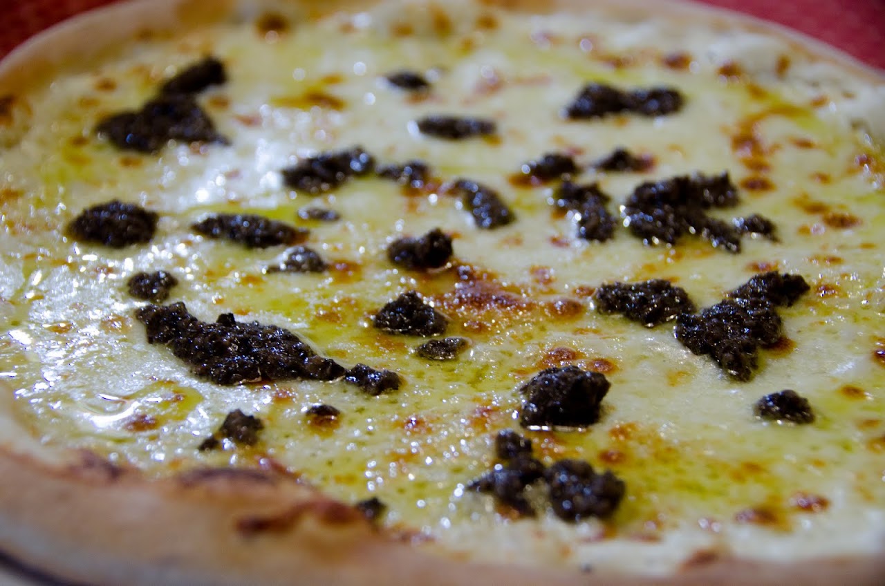 Truffle pizza
