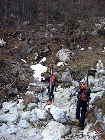 Ovdje se nalazimo na markiranoj stazi koja vodi dublje u dolinu Saisere (foto by Slavek Peklaric)